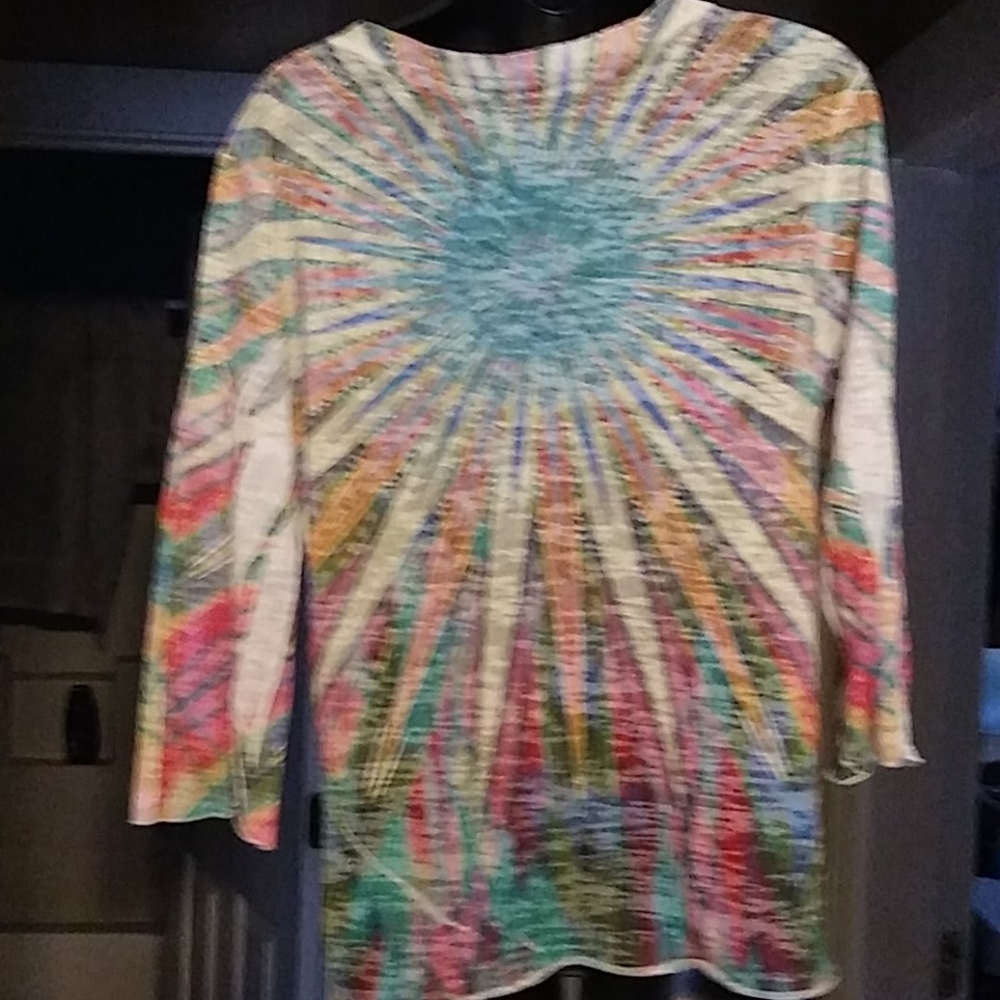 Star burst tie dye top